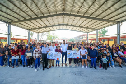 Avanza entrega de Becas con apoyo del Alcalde Carlos Peña Ortiz