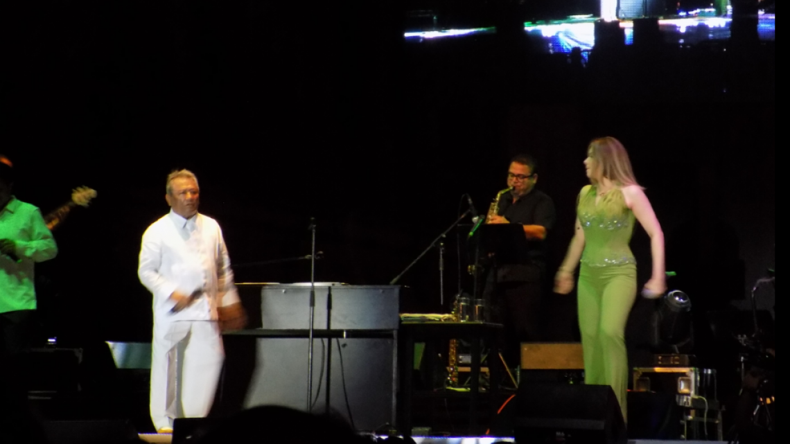 Armando Manzanero regala una `Noche Blanca´