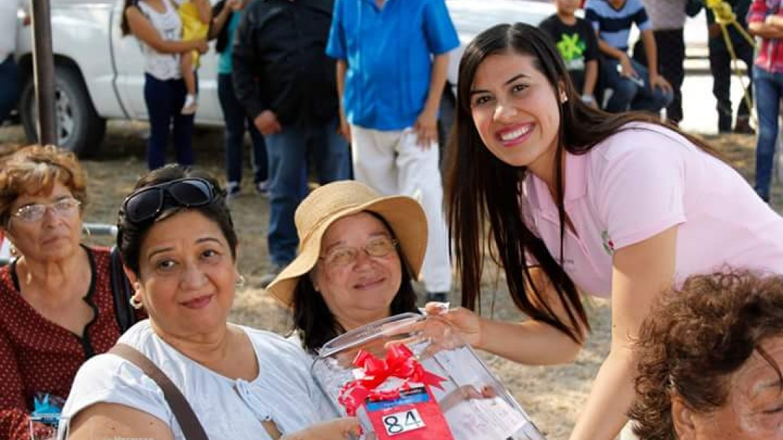 Ayuntamiento festeja a madres de Aquiles Serdán