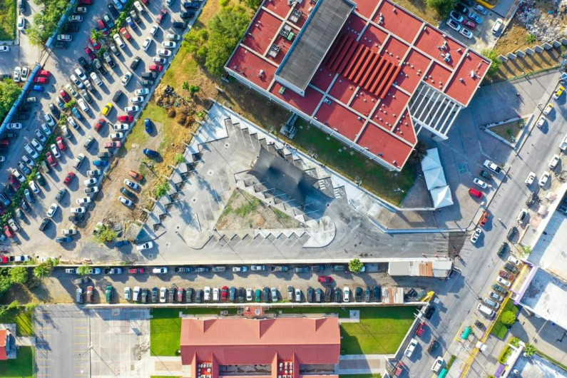 Entregó Carlos Peña Ortiz nuevo estacionamiento a médicos y enfermeras del IMSS