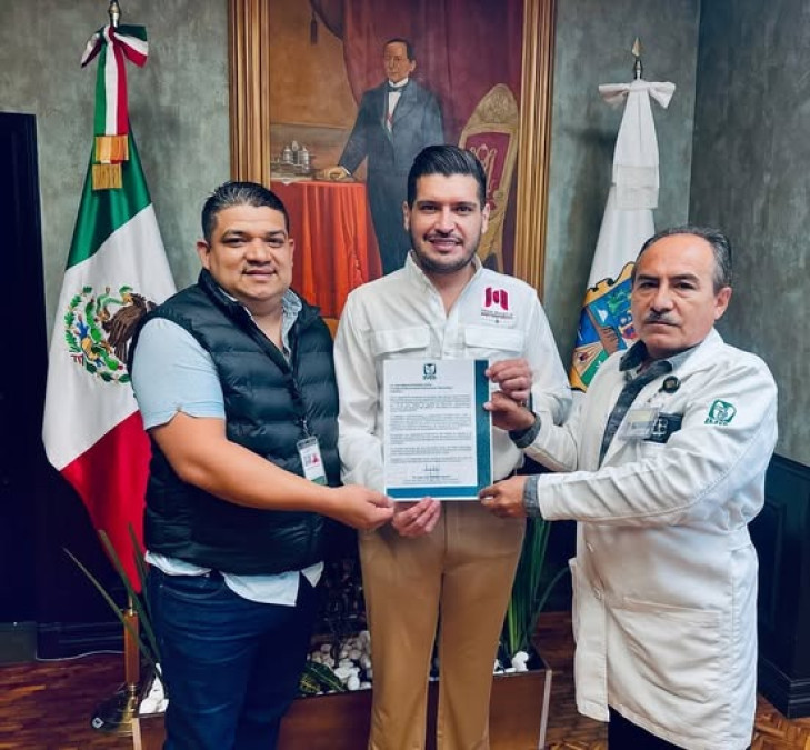 Directivos del IMSS reconocen al Alcalde de Matamoros por su colaboración en el incendio del hospital