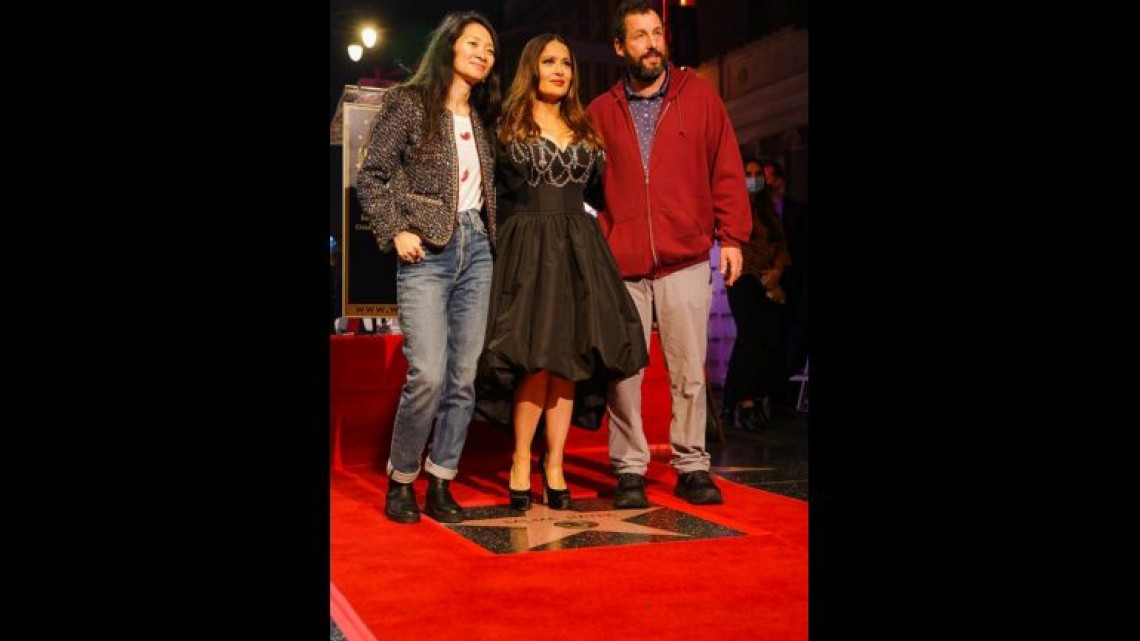 Salma Hayek devela su estrella en Hollywood 