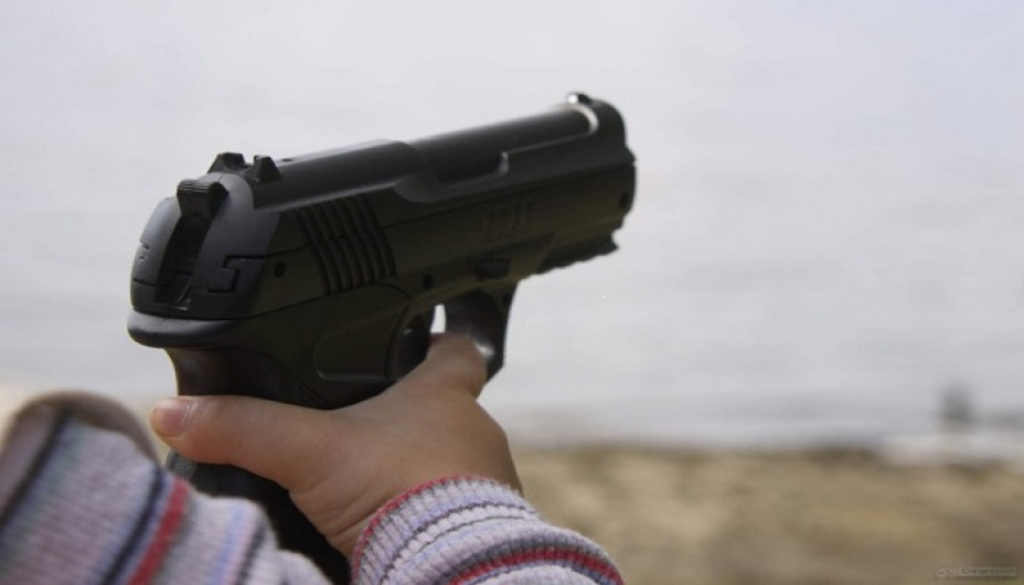 Niño de 4 años dispara a su hermano de 7 meses 