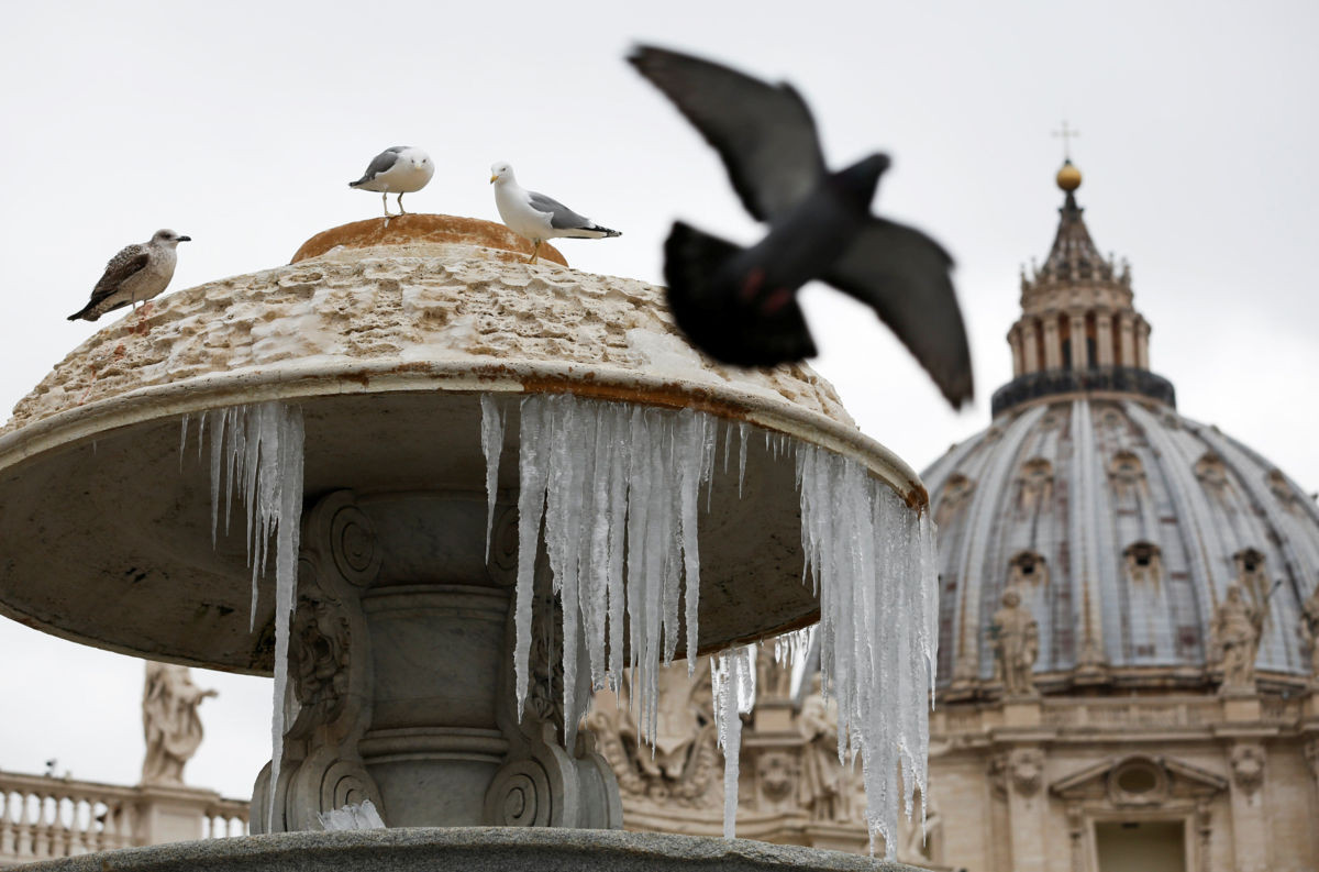 Congelada la fuente del Vaticano por bajas temperaturas