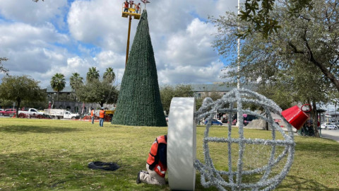 Llega la navidad a Plaza de la República