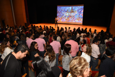 Realizan conferencia "La surte no es Suficiente" 