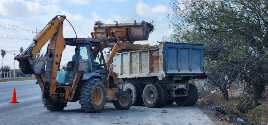 Aplica Gobierno de Carlos Peña Ortiz Imparable mantenimiento de carretera Reynosa-Río Bravo 