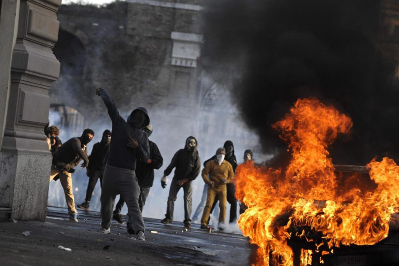 Manifestación cancela discurso de partidario de Trump