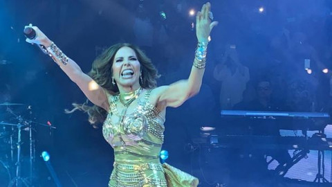 Brilla Gloria Trevi en el Domo Care y celebra a la comunidad LGBT