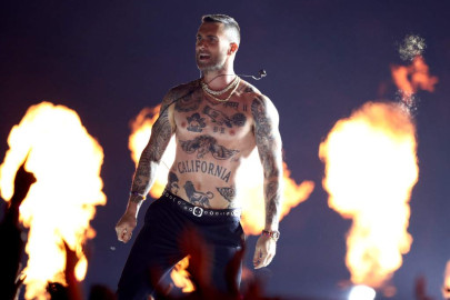 Adam Levine responde a críticas tras actuación en el Super Bowl