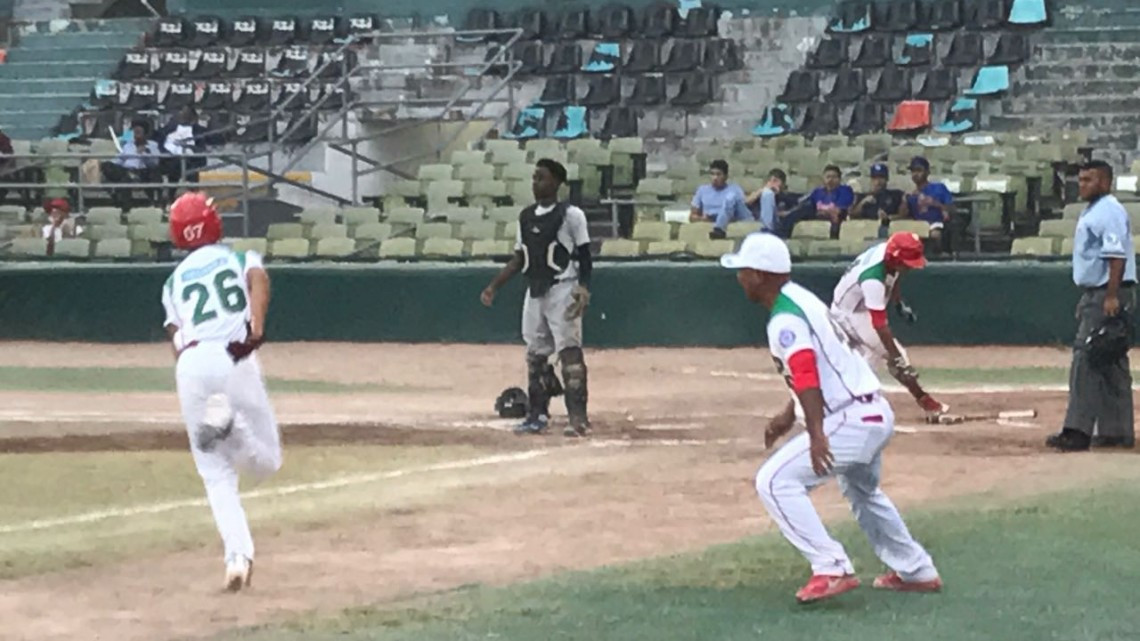 México consigue su primera victoria 