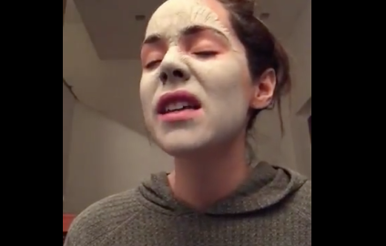 Camila Sodi comparte video cantando