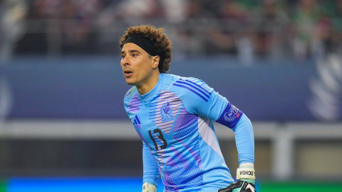 Guillermo Ochoa firma con el AVS Futebol SAD del futbol de Portugal
