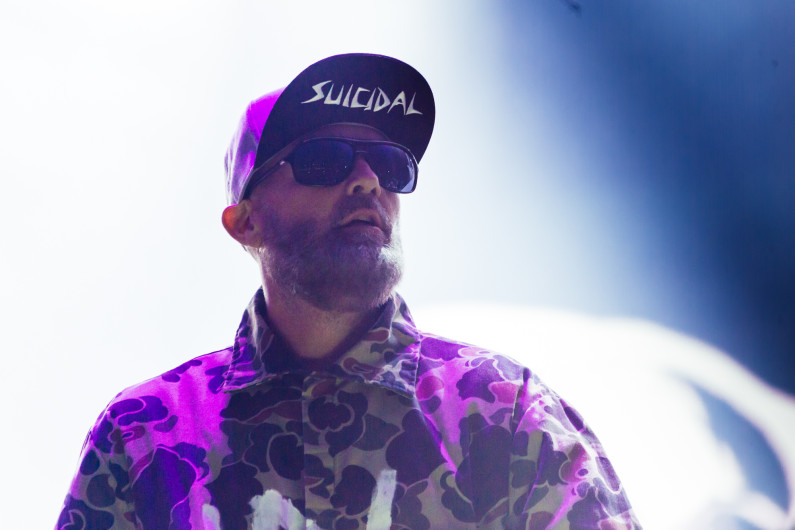 Fred Durst sorprende bailando “Ramito de Violetas” en Guadalajara