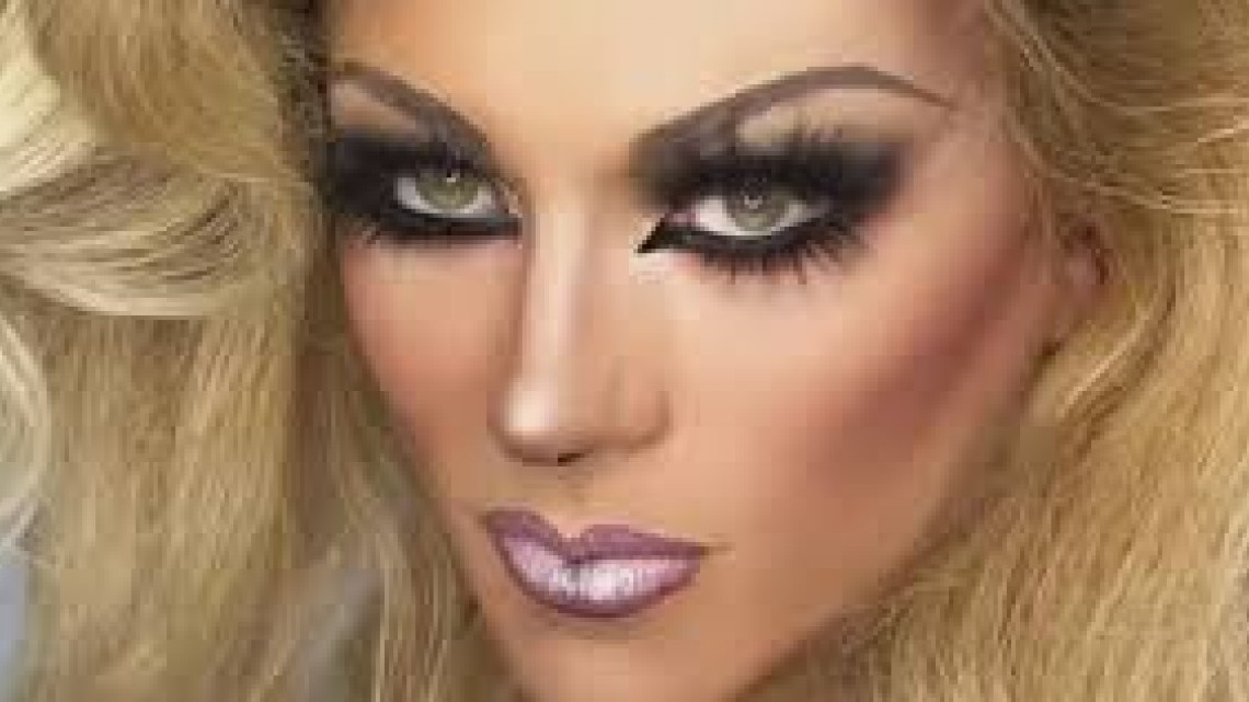 Así luce Ernesto Laguardia de drag queen