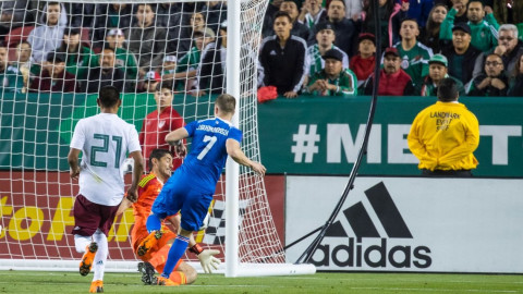 México golea a Islandia en amistoso