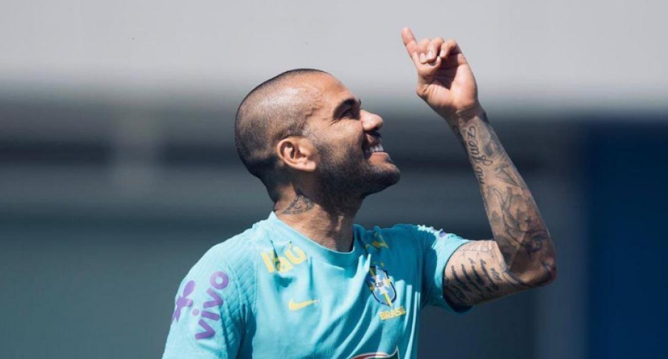 Pumas hace oficial el fichaje de Dani Alves