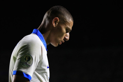 Por paperas, Richarlison fue descartado de duelo Brasil-Paraguay