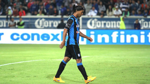 Internvienen las cuentas bancarias de Ronaldinho