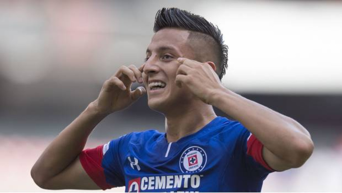 Manchester United envía visor a ver al Piojo Alvarado