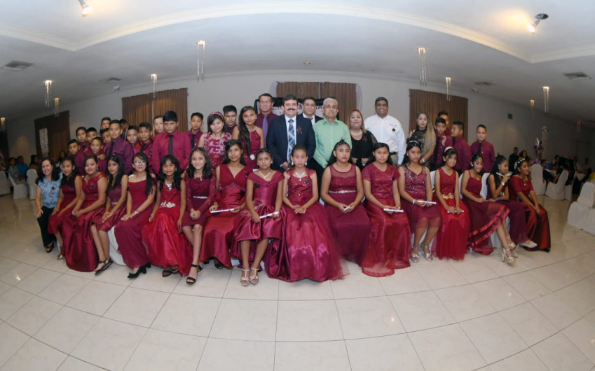 Pide Presidente Municipal a Padres de Familia hacer equipo para un mejor futuro