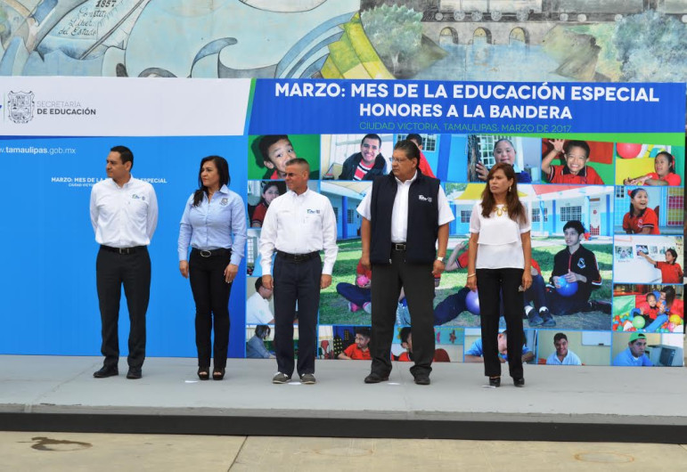 Resaltan valores patrios