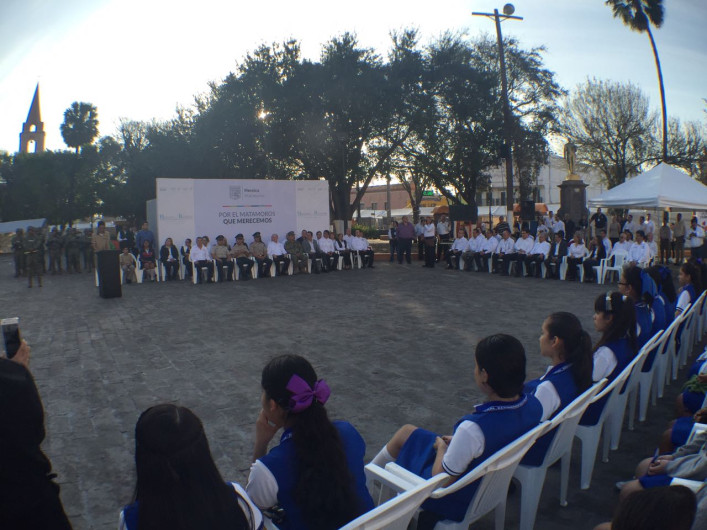 Autoridades celebran honores a la bandera en Matamoros