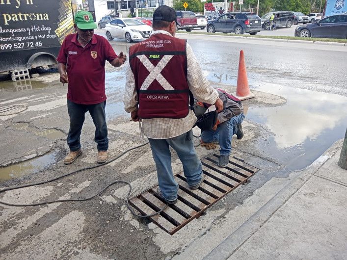 Efectúa Gobierno de Carlos Peña Ortiz aseguramiento de rejillas pluviales por robos