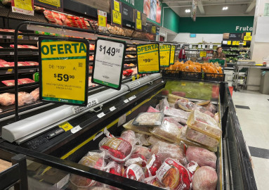 Devaluación del peso impacta en precios de pollo y puerco