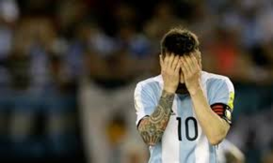 Messi, sancionado con cuatro partidos por insultar al árbitro