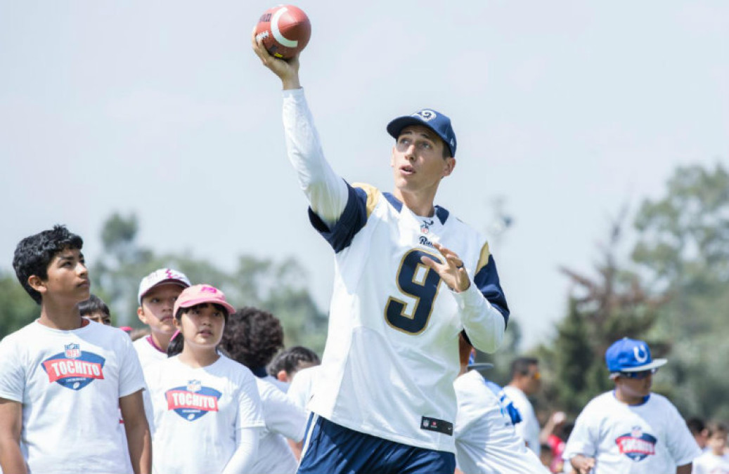 Jugar en México ilusiona al QB Luis Pérez