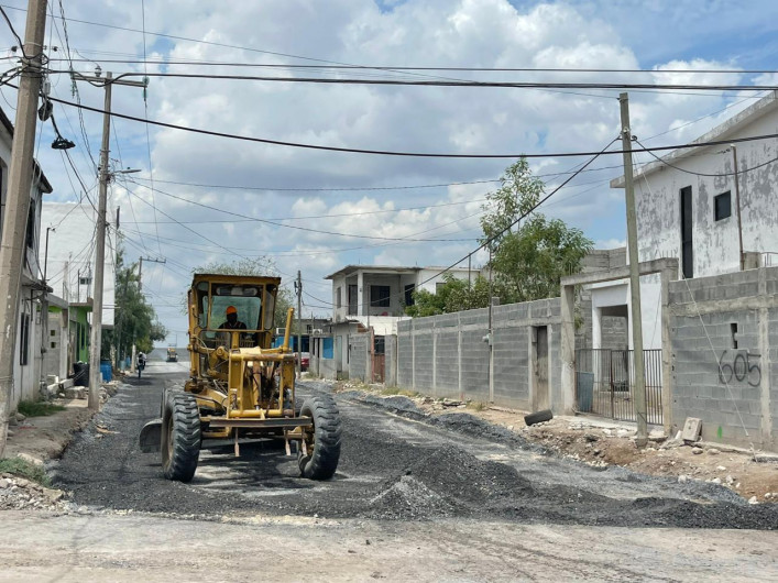 Pavimentan calles en colonia Nuevo Amanecer