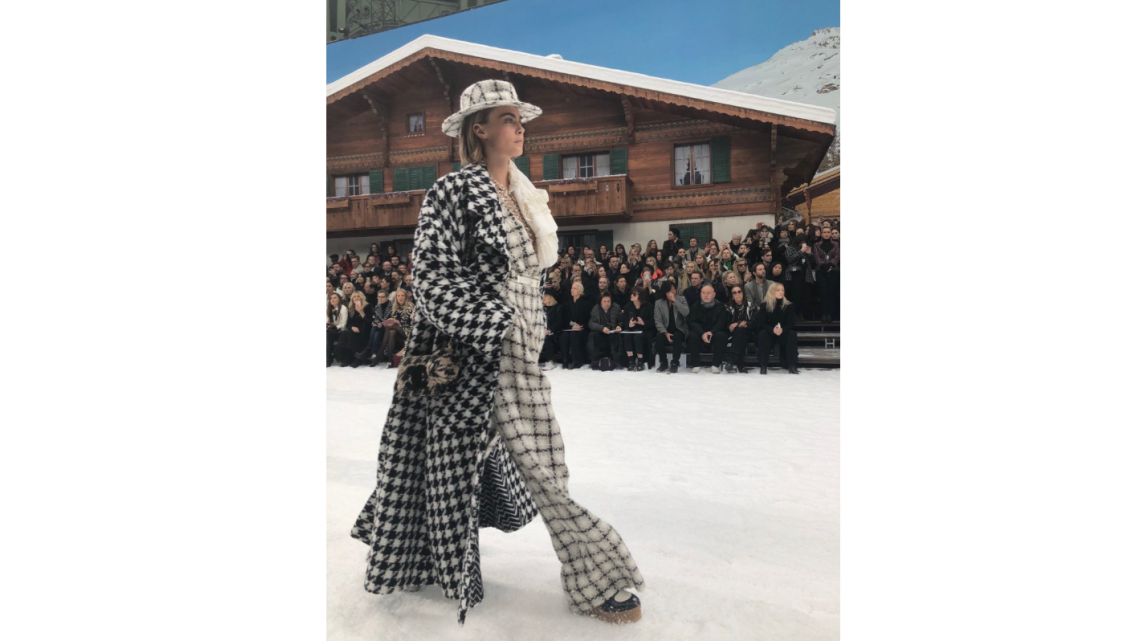 Chanel rinde homenaje a Karl Lagerfeld en su desfile