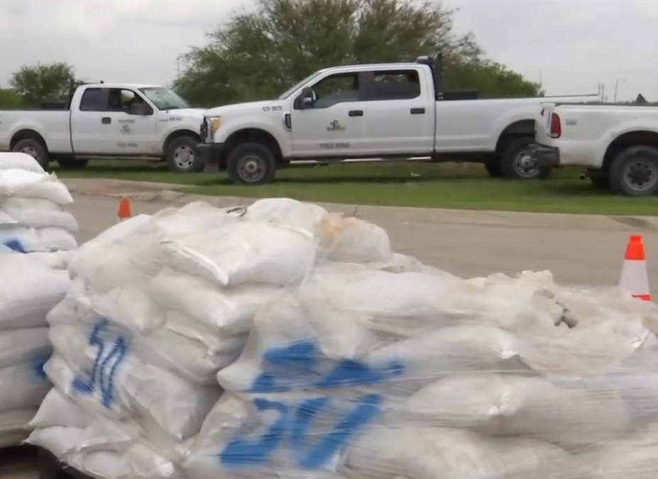 Inician distribuciones de sacos de arena en RGV ante posibles inundaciones