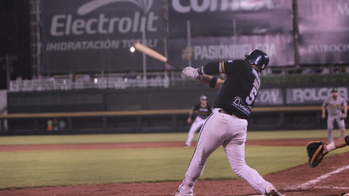 Rieleros vence a Pericos y asegura serie en beisbol mexicano  