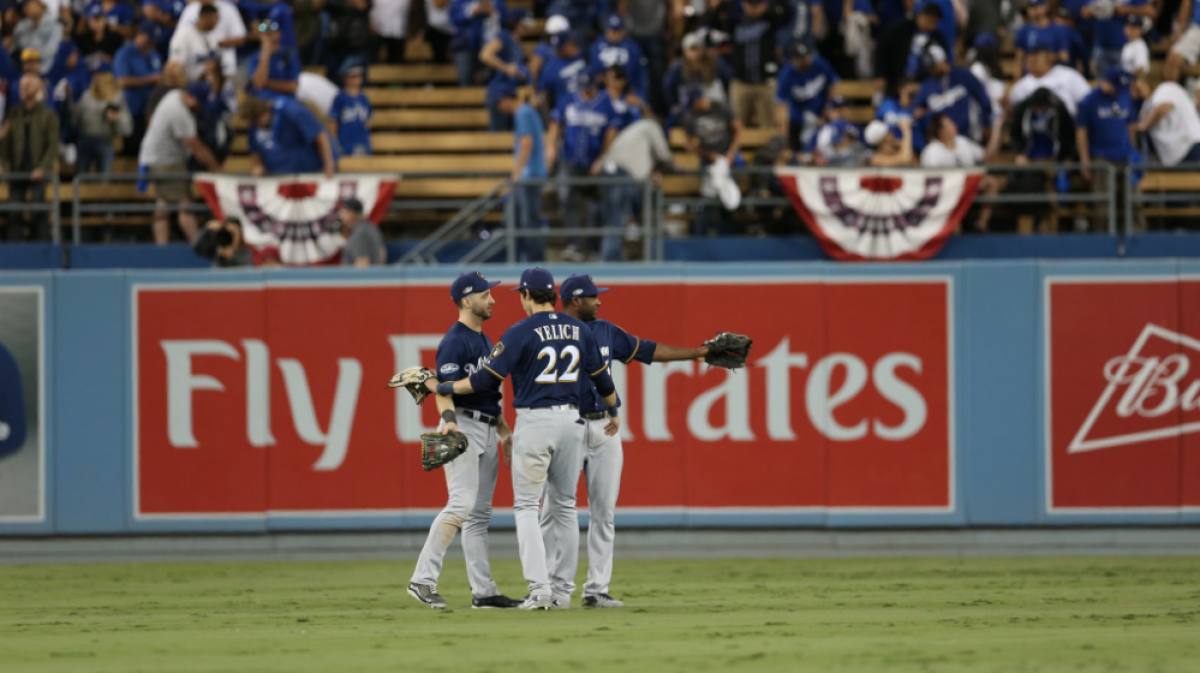 Brewers gana a Dodgers y deja la serie 2-1
