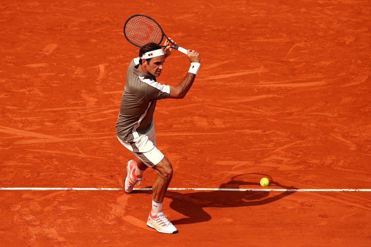 Federer logra avanzar a semifinales en Roland Garros  
