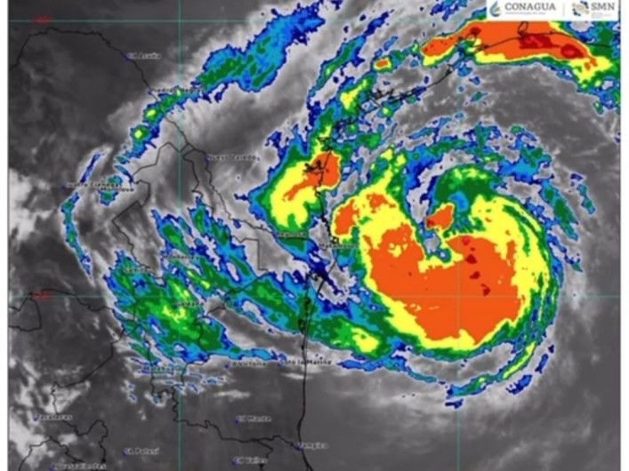 Informaremos sobre cualquier eventualidad de la tormenta Beryl: Alcalde Carlos Peña Ortiz