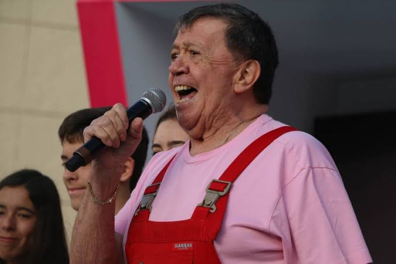 Chabelo confirma fractura de brazo