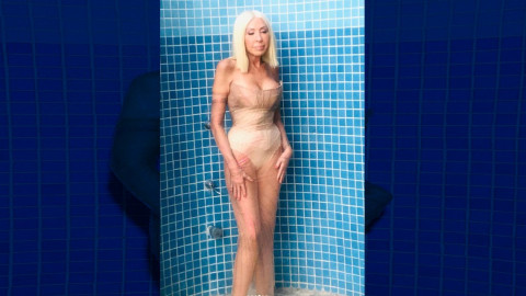 Laura Bozzo posa en atrevida sesión de fotos