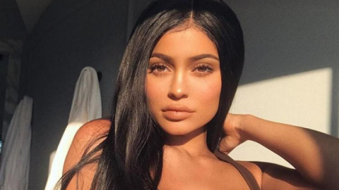 Kylie Jenner revela que su bebé se “parece” a ella de pequeña