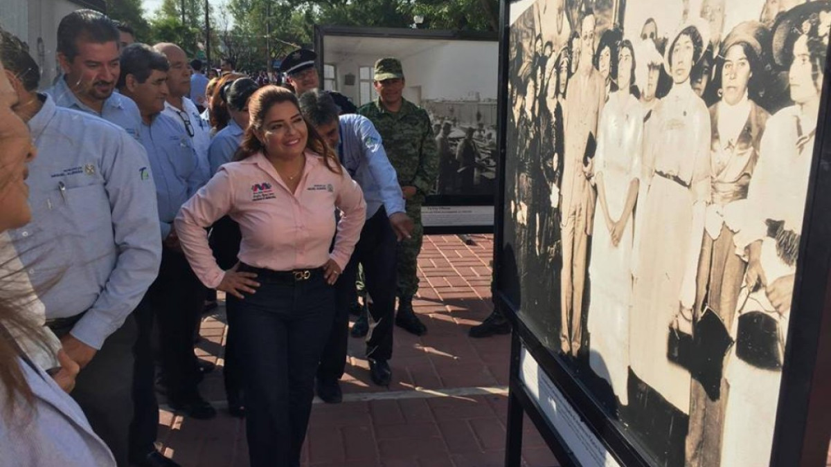 Inaugura alcaldesa, exposición fotográfica "Rumbo a la Constitucion 1917"