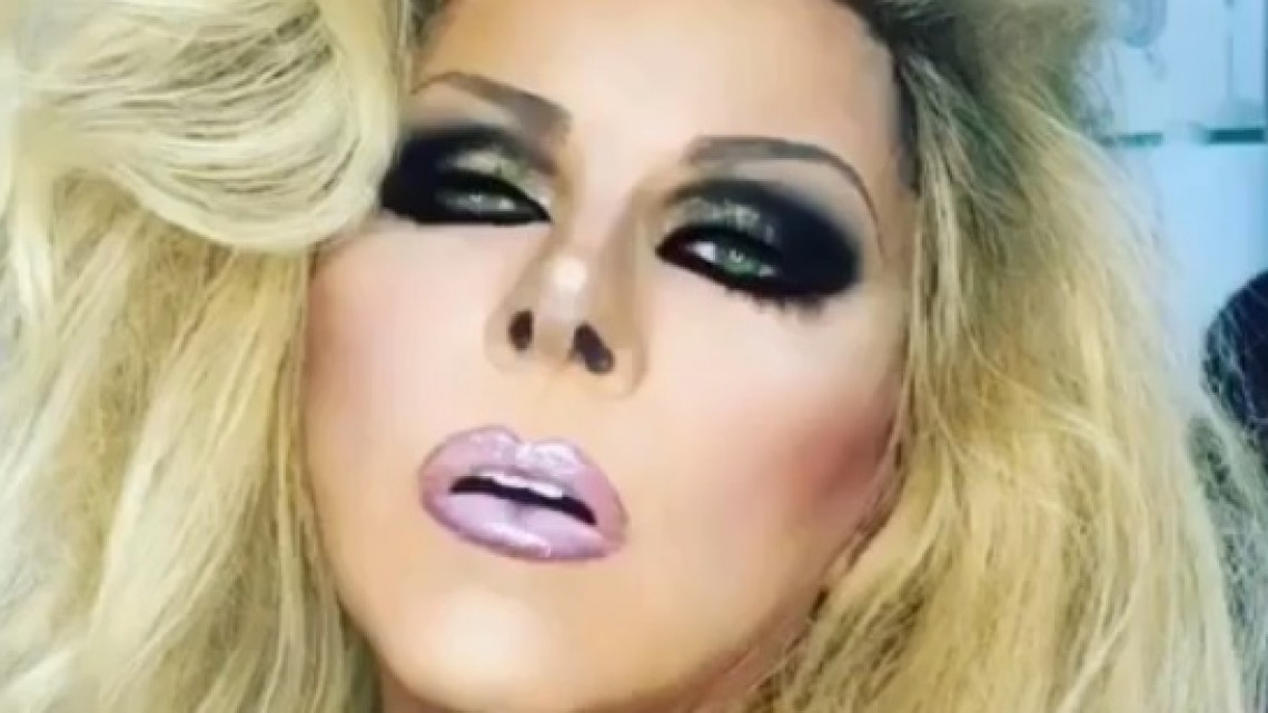 Así luce Ernesto Laguardia de drag queen