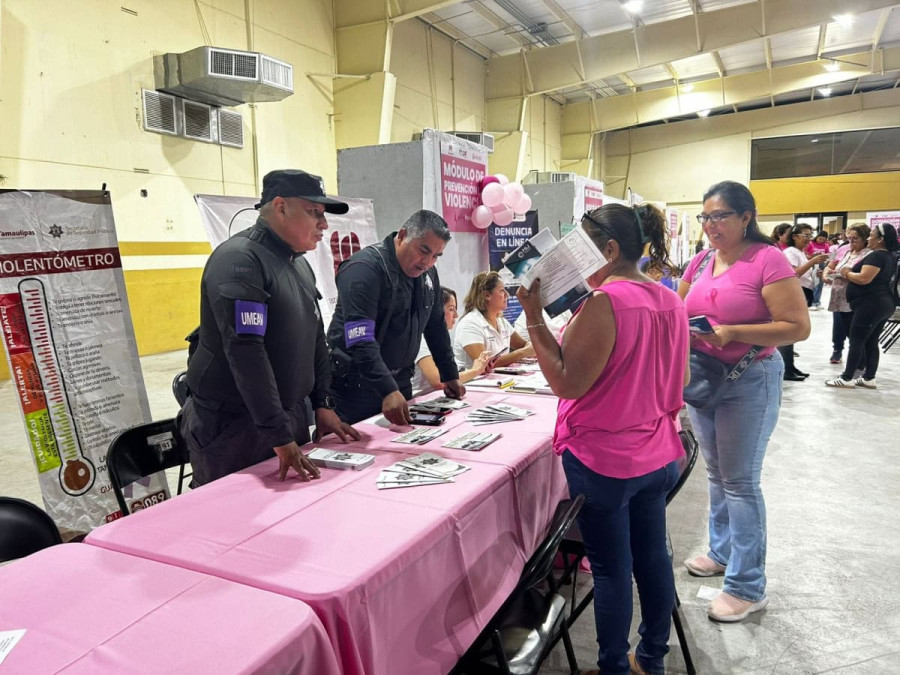 Guardia Estatal de Género se suma al “Mes Rosa” en diferentes municipios