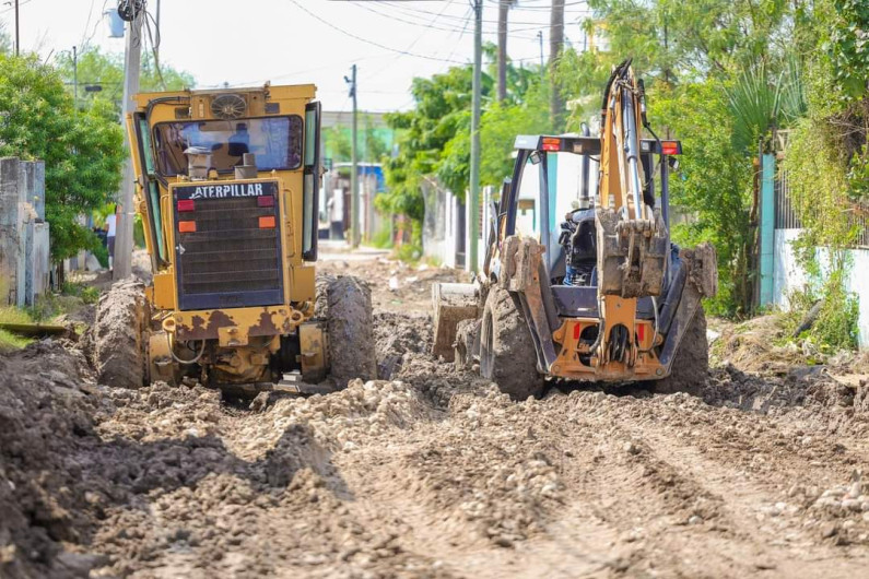 Pavimenta Gobierno de Carlos Peña Ortiz calle Ocho Oeste con más de 4 MDP 