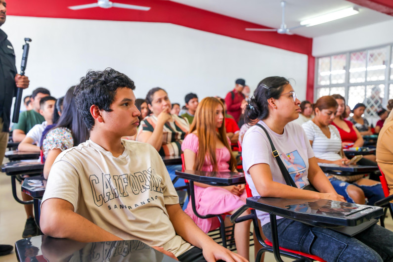 Nuevas oportunidades de educación en CBTIS 302 construido por Gobierno del Alcalde Carlos Peña Ortiz