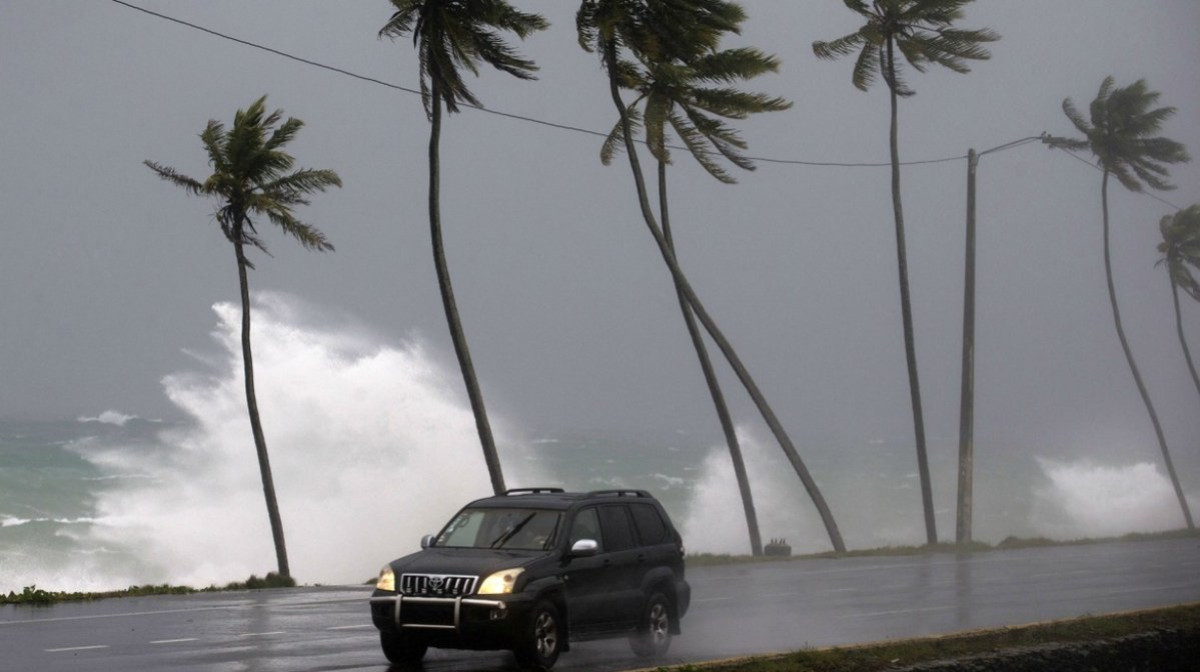 Huracán María golpea a Islas Turcas, Caicos y Bahamas