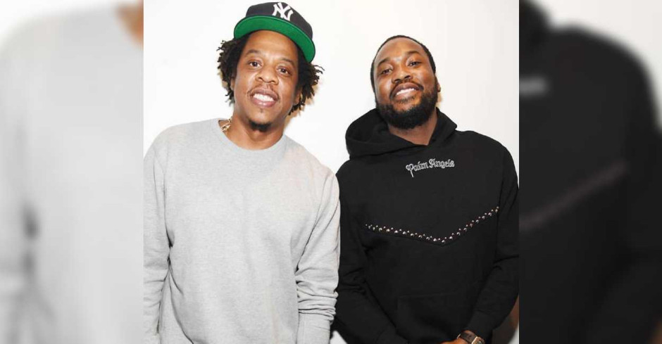 Jay-Z y Meek Mill donan 100 mil cubrebocas a prisiones en EU