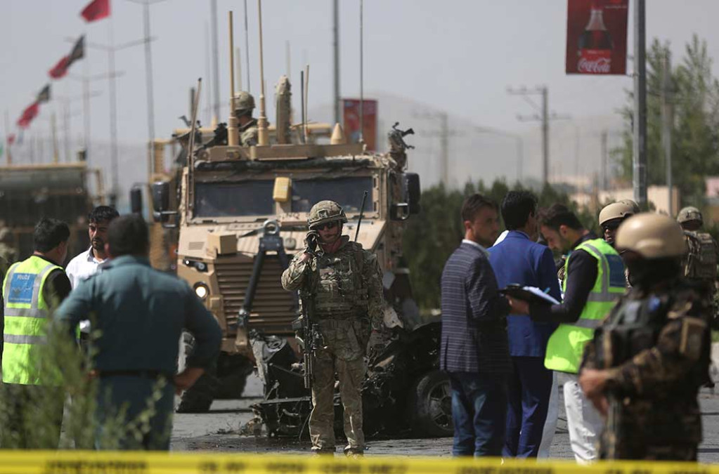 Atacan convoy de OTAN dejando varios heridos