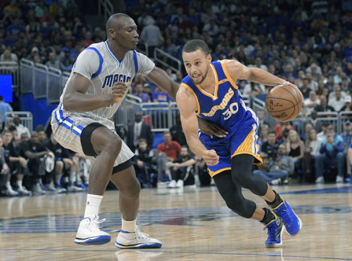 Warriors ganan en Orlando, con ráfaga de triples